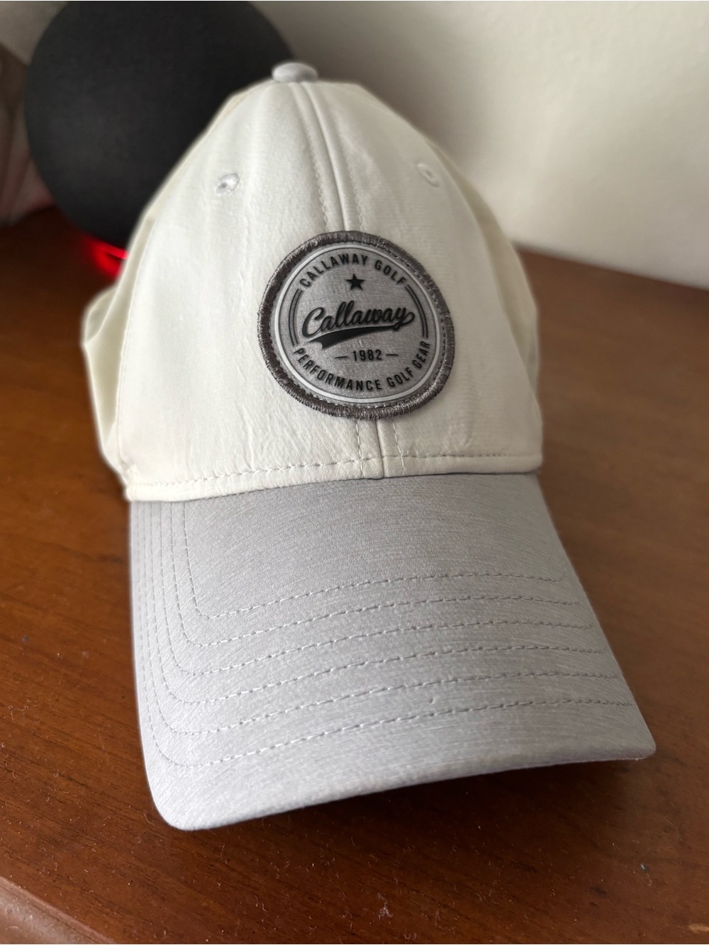 Callaway Two-Tone Performance Golf Cap — White and Light Gray